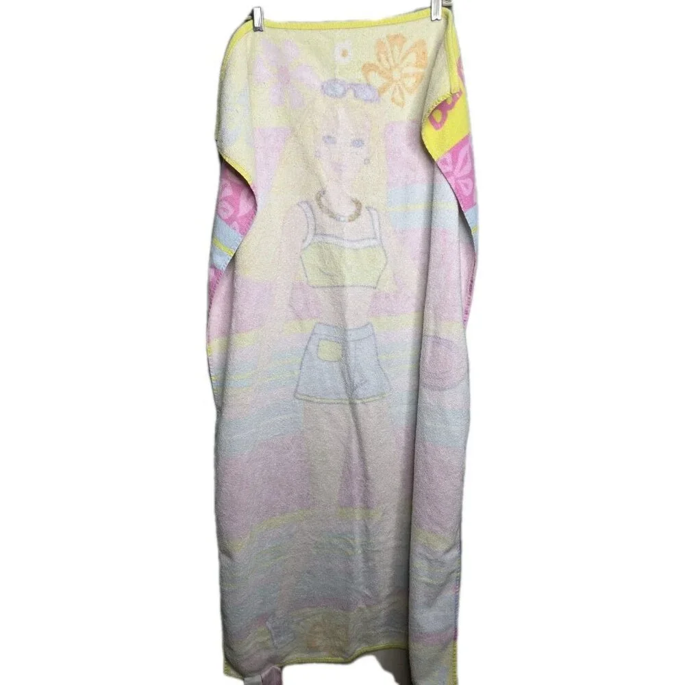Vintage Mattel Barbie Beach Towel Blond Pink White Flowers Summer 2000 Movie